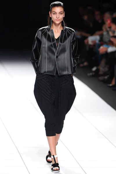 Look 5
